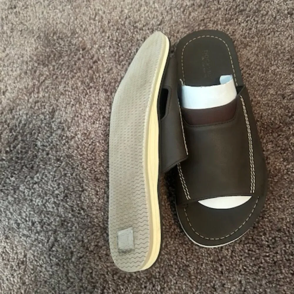 Dockers Brown Faux Leather Men's Slide, size 11-12